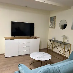  Apartment Souterrain Studio-apartment
